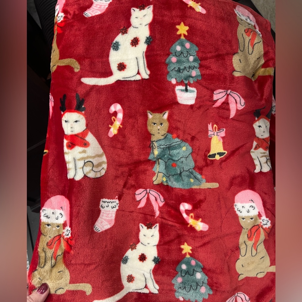 Christmas Cats in Holiday Outfits Red Cats Plush Throw blanket 60”x70” NWT